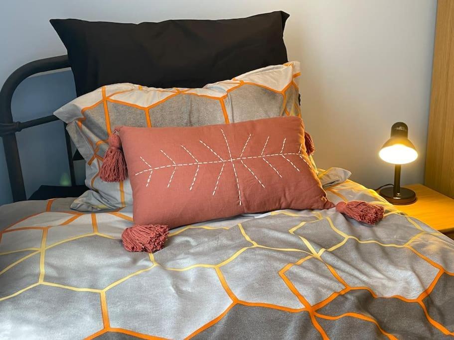 スウィンドンBeanies Lornestreet Four Bed Houseアパートメント エクステリア 写真