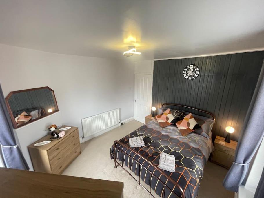 スウィンドンBeanies Lornestreet Four Bed Houseアパートメント エクステリア 写真