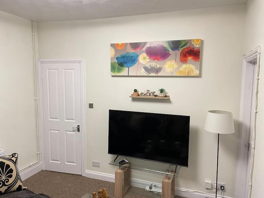 スウィンドンBeanies Lornestreet Four Bed Houseアパートメント エクステリア 写真