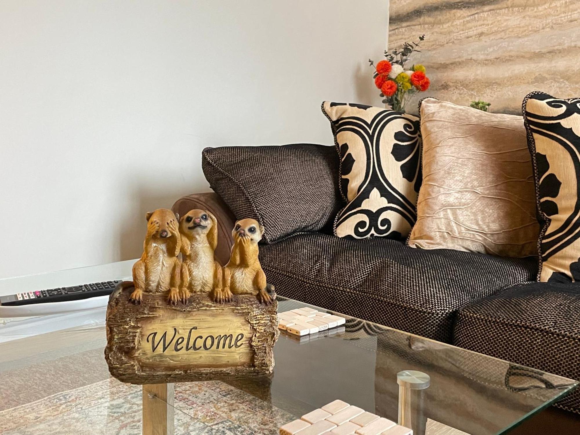 スウィンドンBeanies Lornestreet Four Bed Houseアパートメント エクステリア 写真