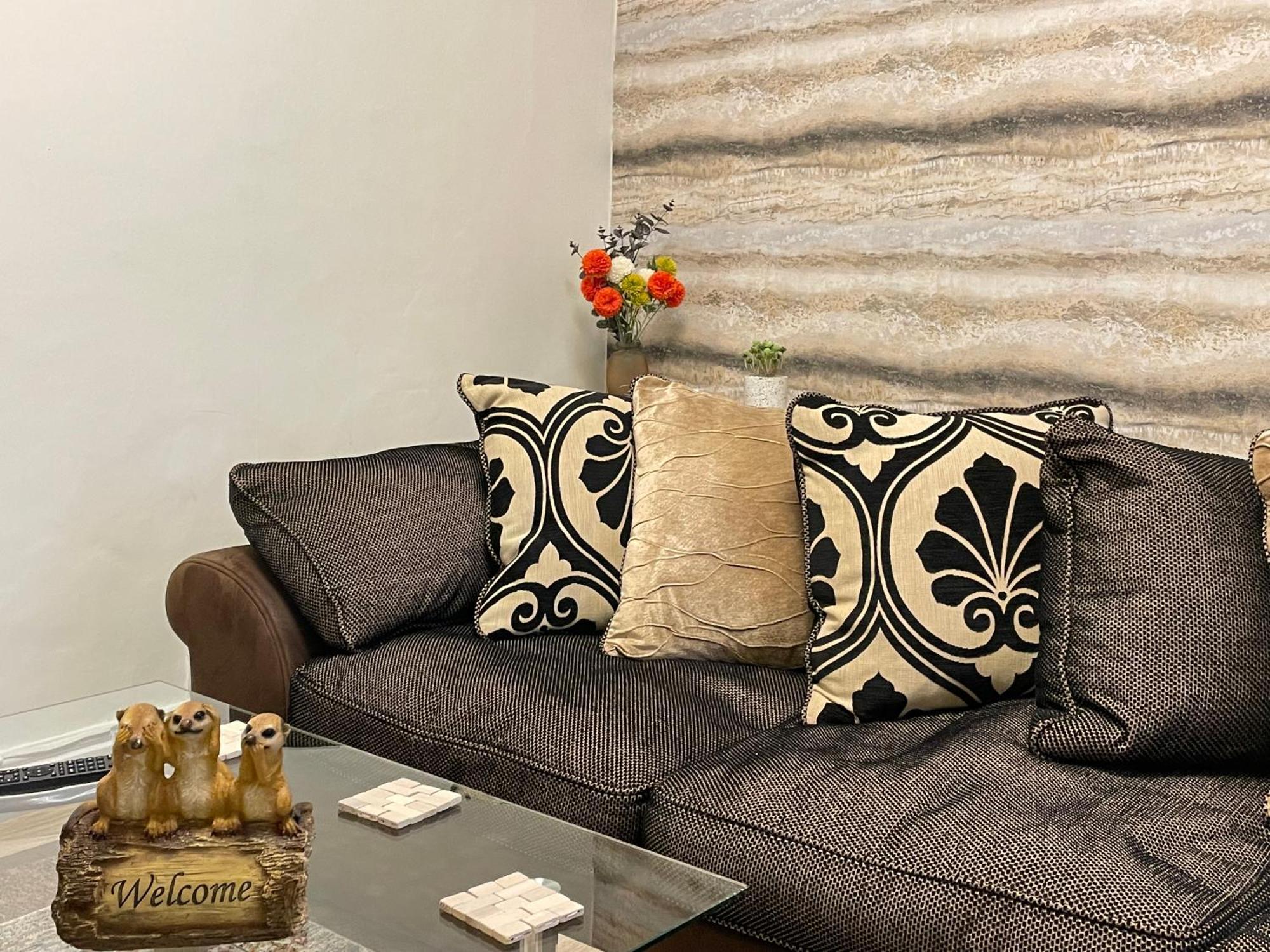 スウィンドンBeanies Lornestreet Four Bed Houseアパートメント エクステリア 写真