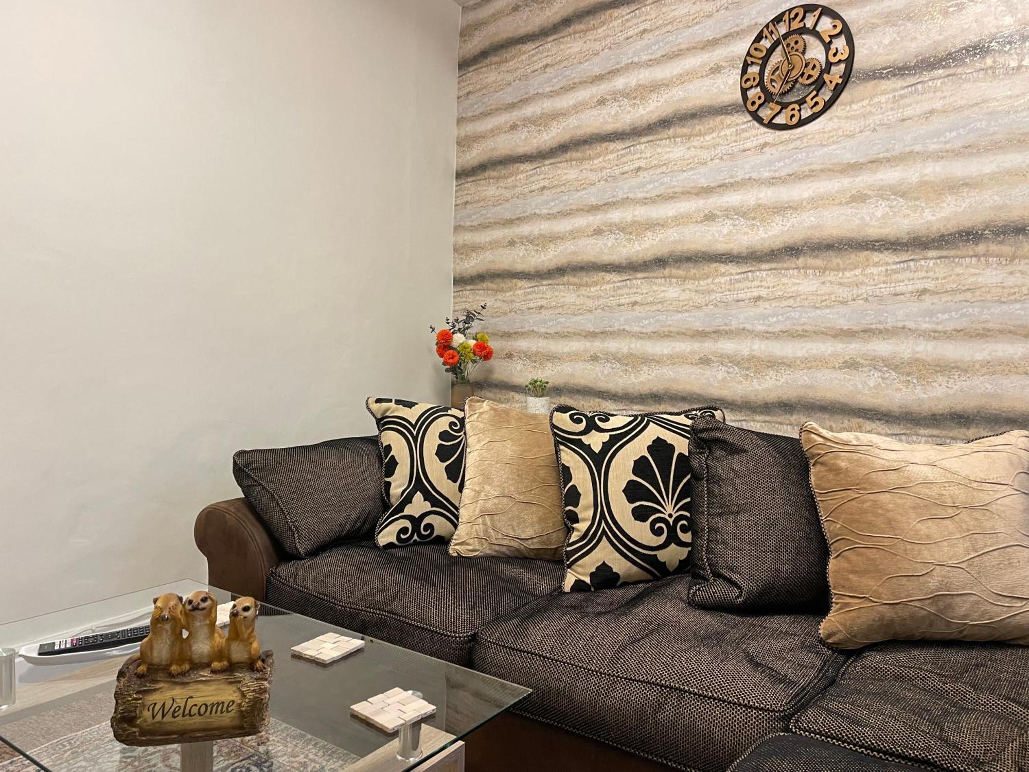スウィンドンBeanies Lornestreet Four Bed Houseアパートメント エクステリア 写真