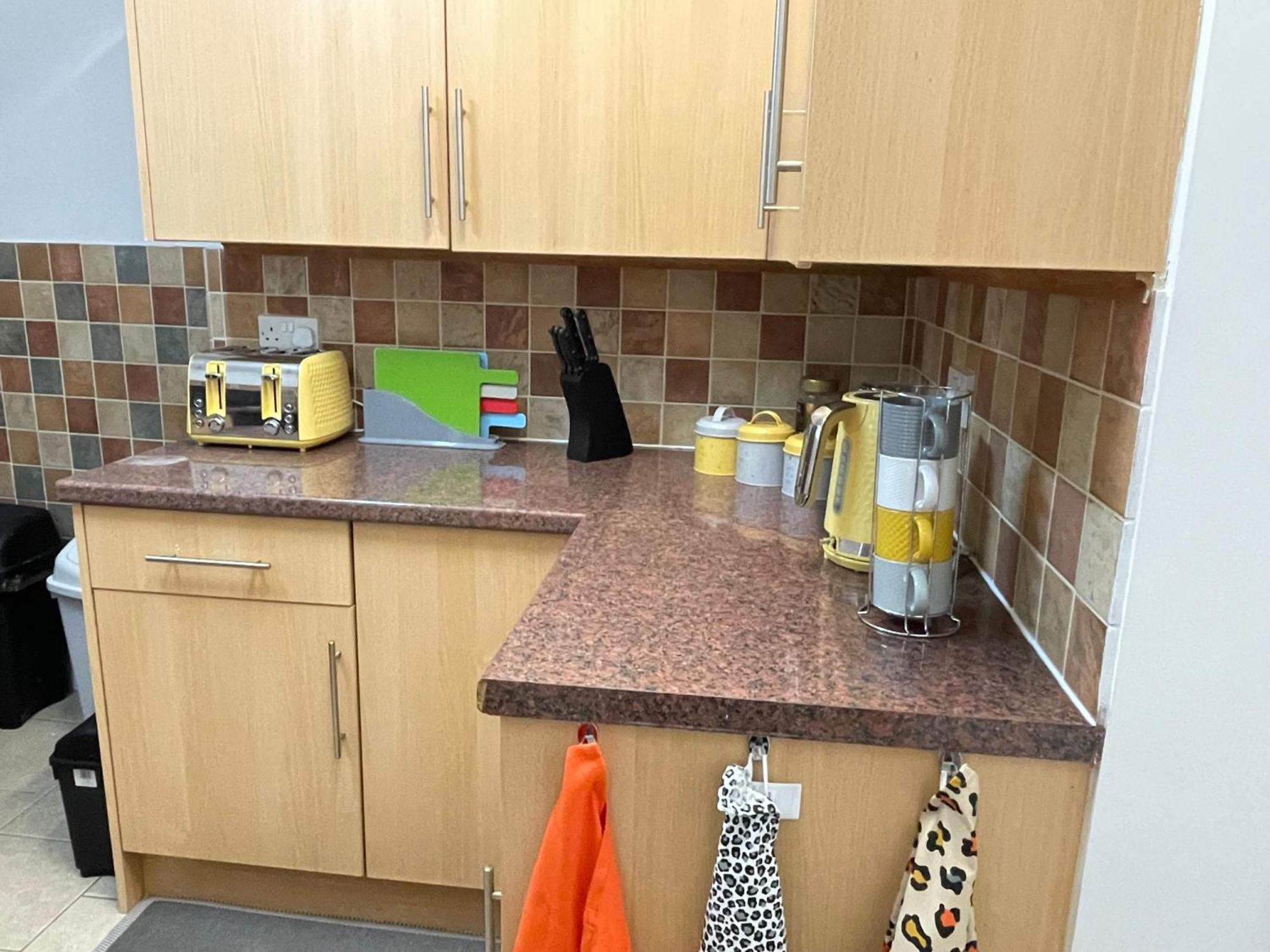 スウィンドンBeanies Lornestreet Four Bed Houseアパートメント エクステリア 写真